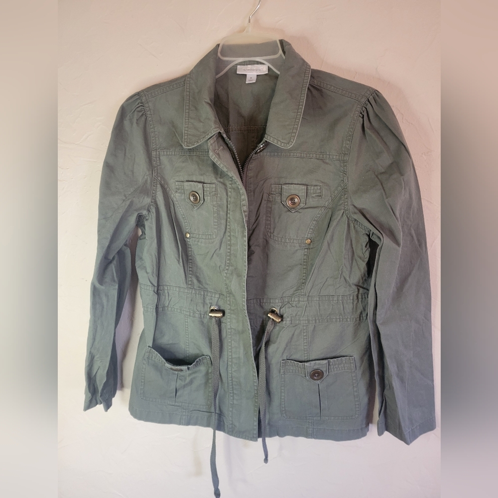 DressBarn green denim jacket, button close, pockets long sleeve  size M